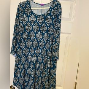 Mountain Mamas Dress  XXL. Blue/ Tan  length 33 in. 3/4 sleeves